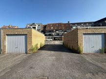 Afgesloten garagebox te koop te centrum Gistel 