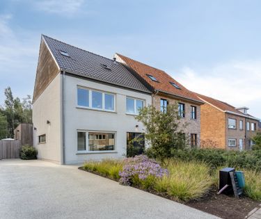 Energiezuinige woning met zwembad en EPC A in Sint-Andries