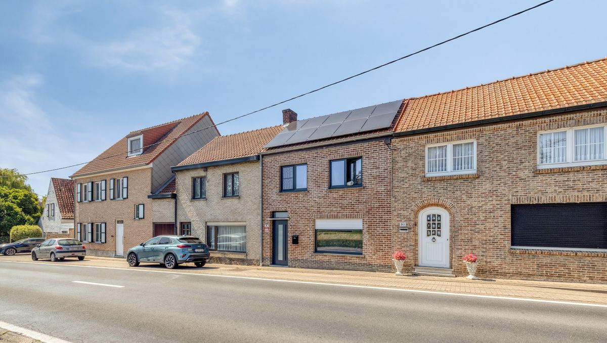 Huis op ca 1.000m² met 3 slaapkamers te koop in Torhout.