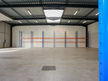 Magazijn (454 m²) te huur in Zwevezele