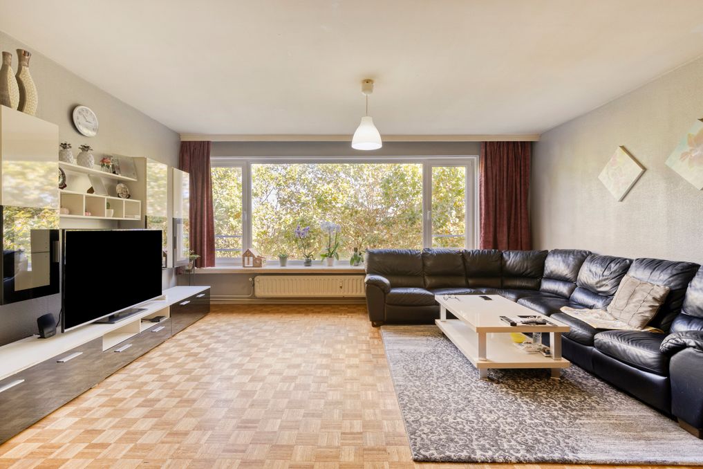 Ruim op te frissen appartement te Coupure Links, Gent