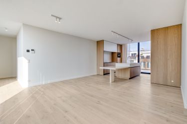 Penthouse (99m²) with spacious terraces (63m²) and stunning views!