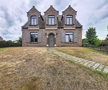 Karaktervolle gezinswoning op toplocatie te koop in Eeklo