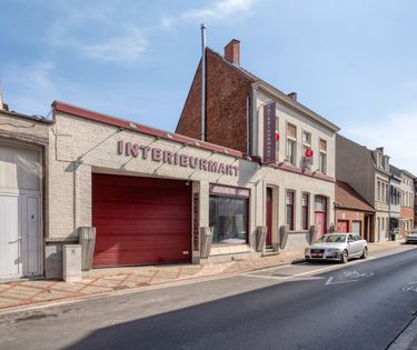 Entrepôt avec maison à vendre à Izegem