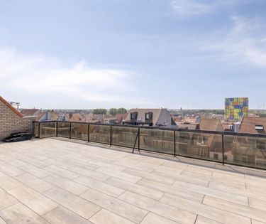 Appartement te koop met terras vlakbij het strand te Heist