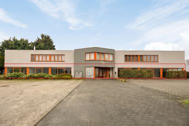Showroom/werkruimte (ca. 430 m²) te koop in Eeklo 