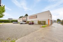 Showroom/werkruimte (ca. 430 m²) te koop in Eeklo 