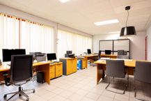 Showroom/werkruimte (ca. 430 m²) te koop in Eeklo 