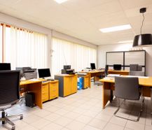 Showroom/werkruimte (ca. 430 m²) te koop in Eeklo