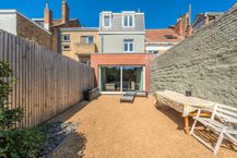 Maison rénovée avec jardin urbain dans le centre de Middelkerke !