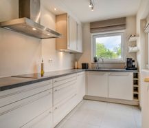 Ruim instapklaar huis: 4 slaapkamers, garage en grote tuin