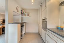 Ruim instapklaar huis: 4 slaapkamers, garage en grote tuin