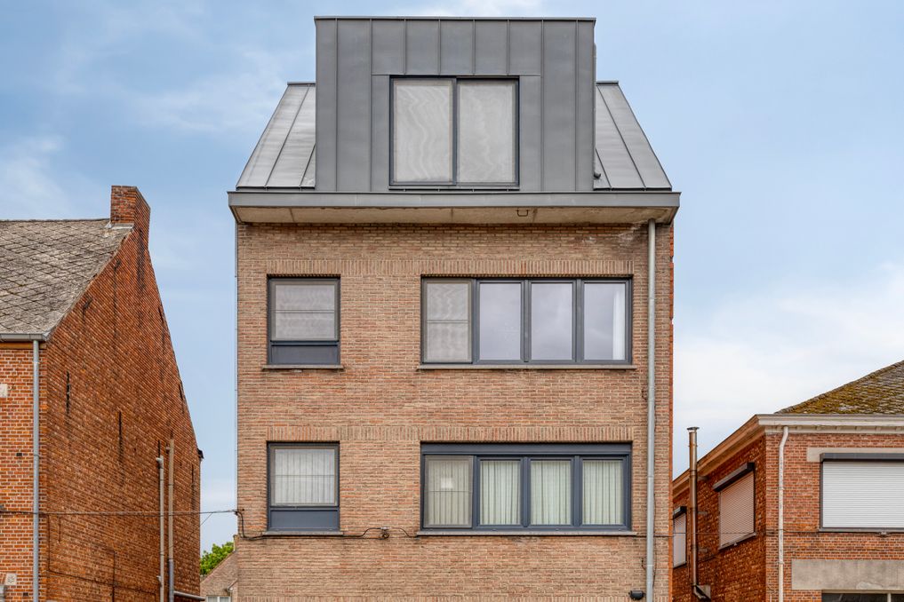 Instapklaar duplexappartement met ruim terras en garage 