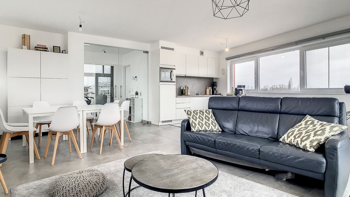 Appartement met 2 slaapkamers en ruim terras te Roeselare.