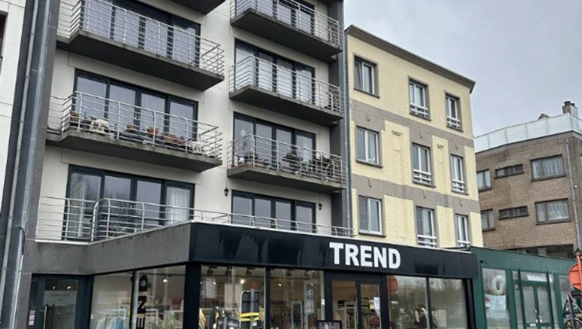 Vennootschap met 3 handelspanden te Bredene-Oostende