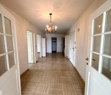 TE HUUR: Ruim appartement van 135m² te Hasselt centrum