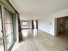 TE HUUR: Ruim appartement van 135m² te Hasselt centrum
