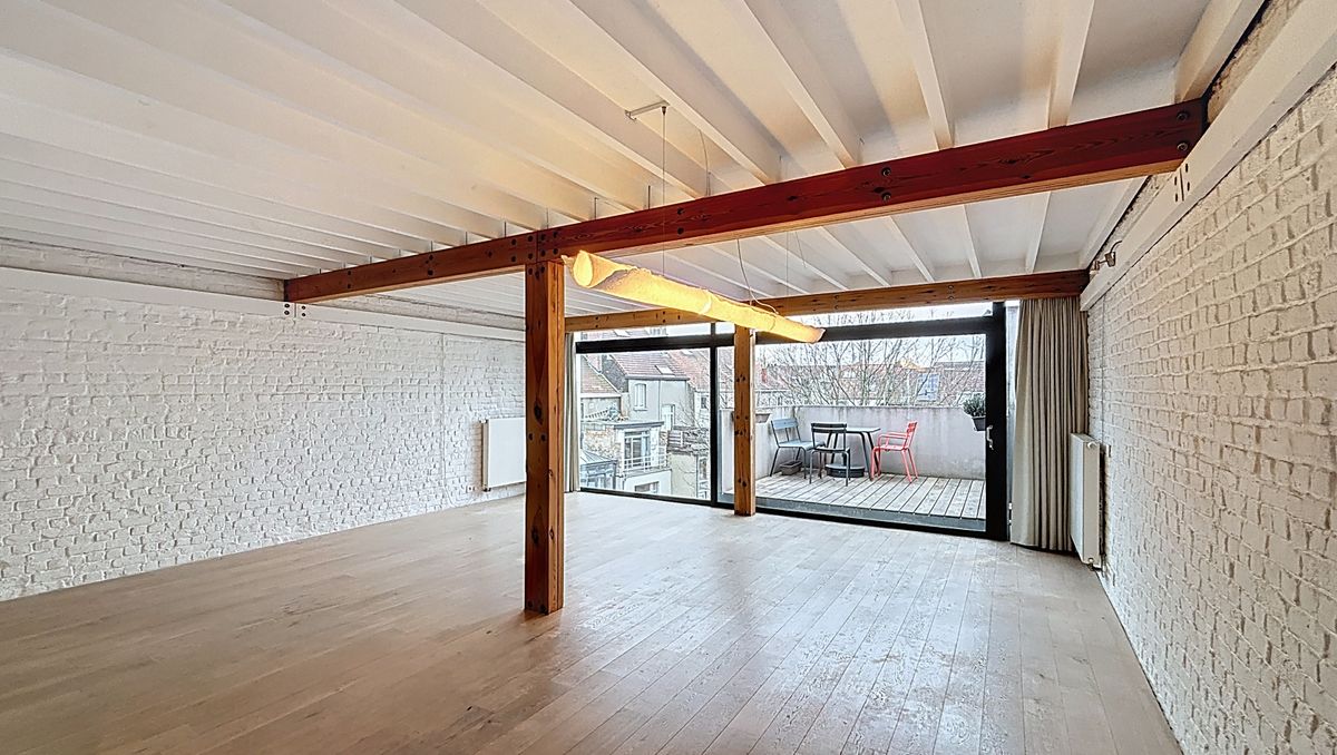 Magnificent bright loft with terrace in Saint-Gilles - 133m²