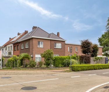 3 woningen als één geheel te koop op toplocatie in Zonhoven