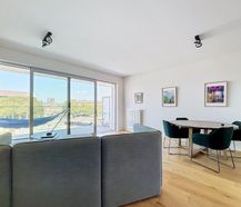 Brussels: 2-bedroom apartment + terrace + parking.