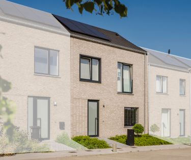 Recente woning met 3 kamers, tuin en garage te huur