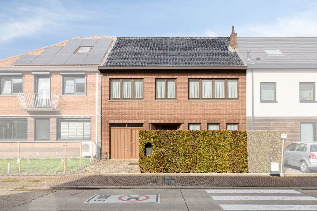 Huis met 4 slaapkamers en garage te koop in Alken centrum