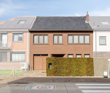 Huis met 4 slaapkamers en garage te koop in Alken centrum