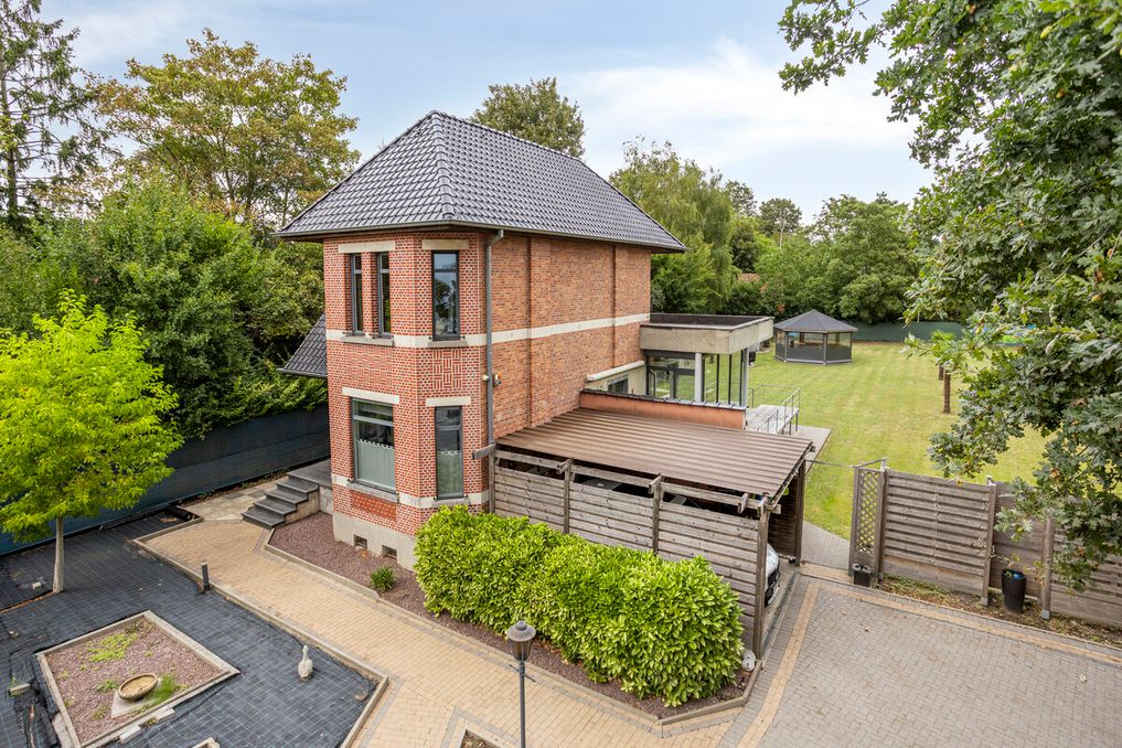 Karaktervolle villa met mooie tuin nabij het centrum van Mechelen