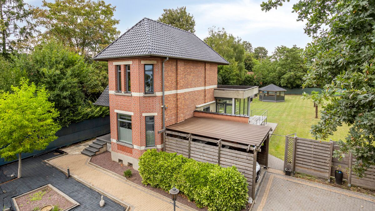 Karaktervolle villa met mooie tuin nabij het centrum van Mechelen