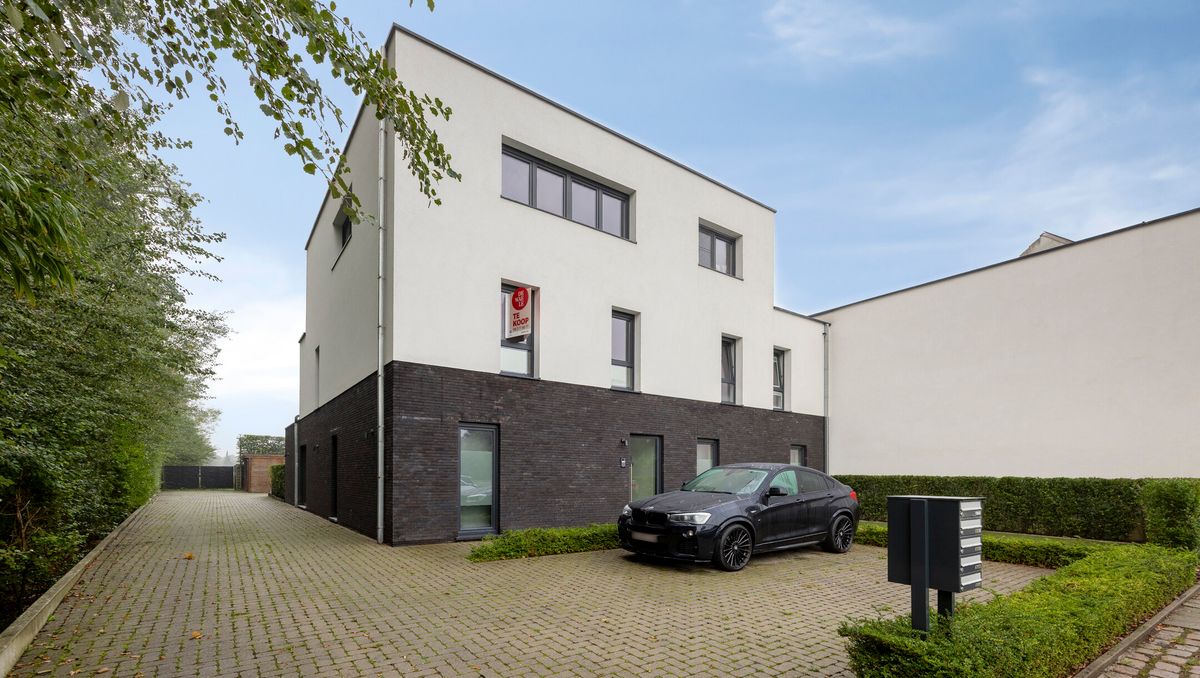 Lichtrijk en energiezuinig appartement met 2 slaapkamers te Eeklo