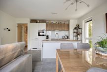 Lichtrijk en energiezuinig appartement met 2 slaapkamers te Eeklo