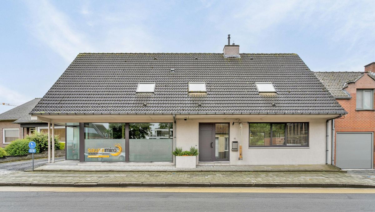 Saunacomplex met zwembad, woonst, én overname in Zwevezele.