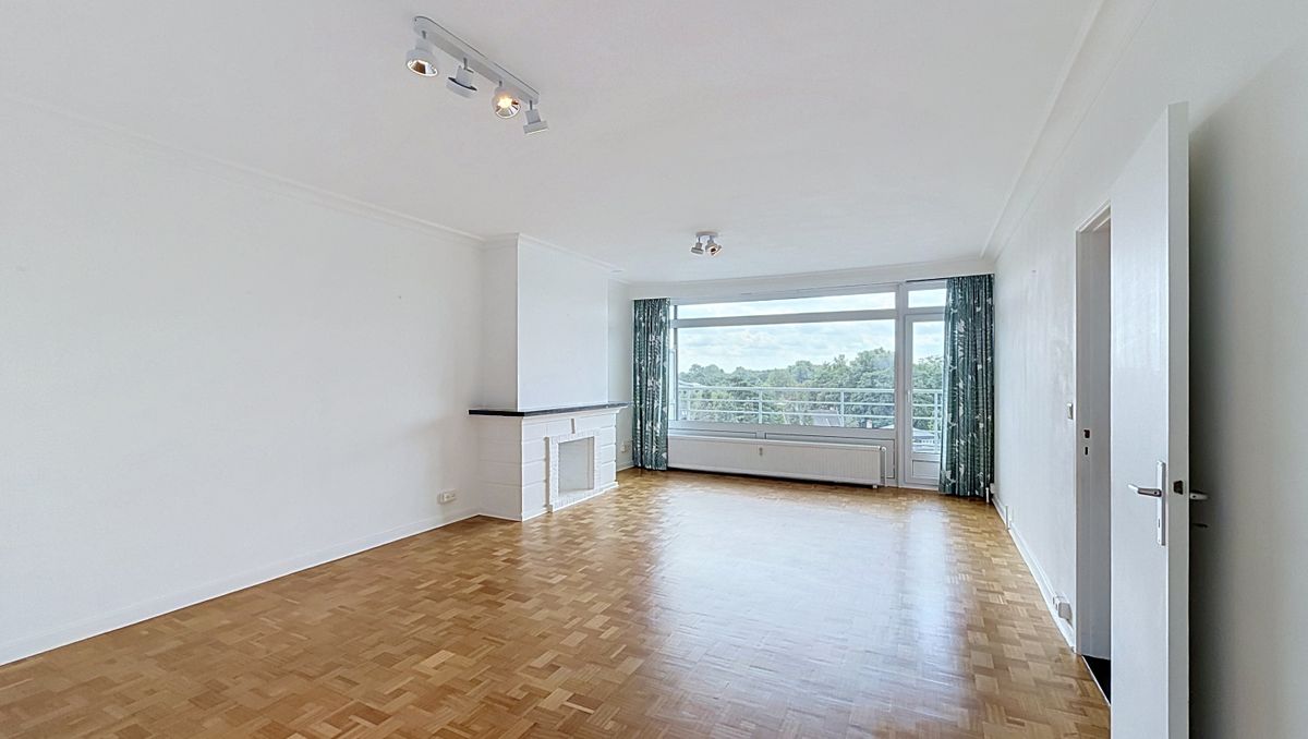 Lichtrijk appartement met dubbel terras in Sint-Amandsberg