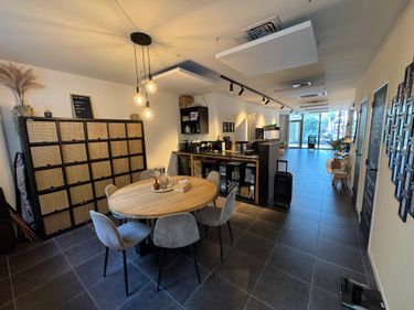 TE HUUR: Instapklaar handelspand (86 m²) te Aalter