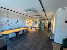 TE HUUR: Instapklaar handelspand (86 m²) te Aalter