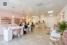 Propriété commerciale avec studio à vendre dans la Zeelaan à La Panne.