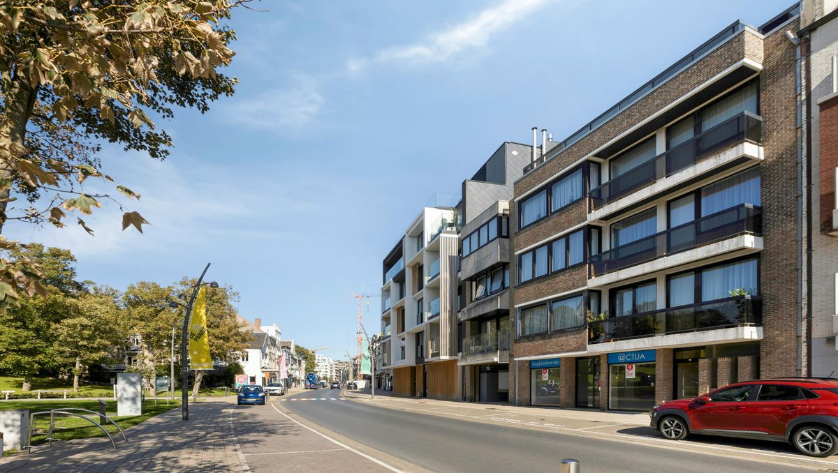 Propriété commerciale avec studio à vendre dans la Zeelaan à La Panne.