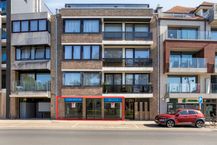 Propriété commerciale avec studio à vendre dans la Zeelaan à La Panne.