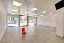 Propriété commerciale avec studio à vendre dans la Zeelaan à La Panne.