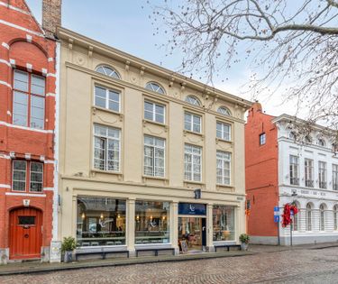 Ruim appartement met 1 slaapkamer te koop in Brugge