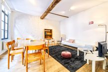 Grand Place : Furnished 1 bedroom apartment with terrace.