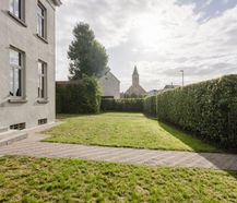 Karaktervolle pastorie met potentieel in Poesele