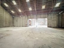 Magazijn van ca. 380 m² te huur in Sint-Baafs-Vijve
