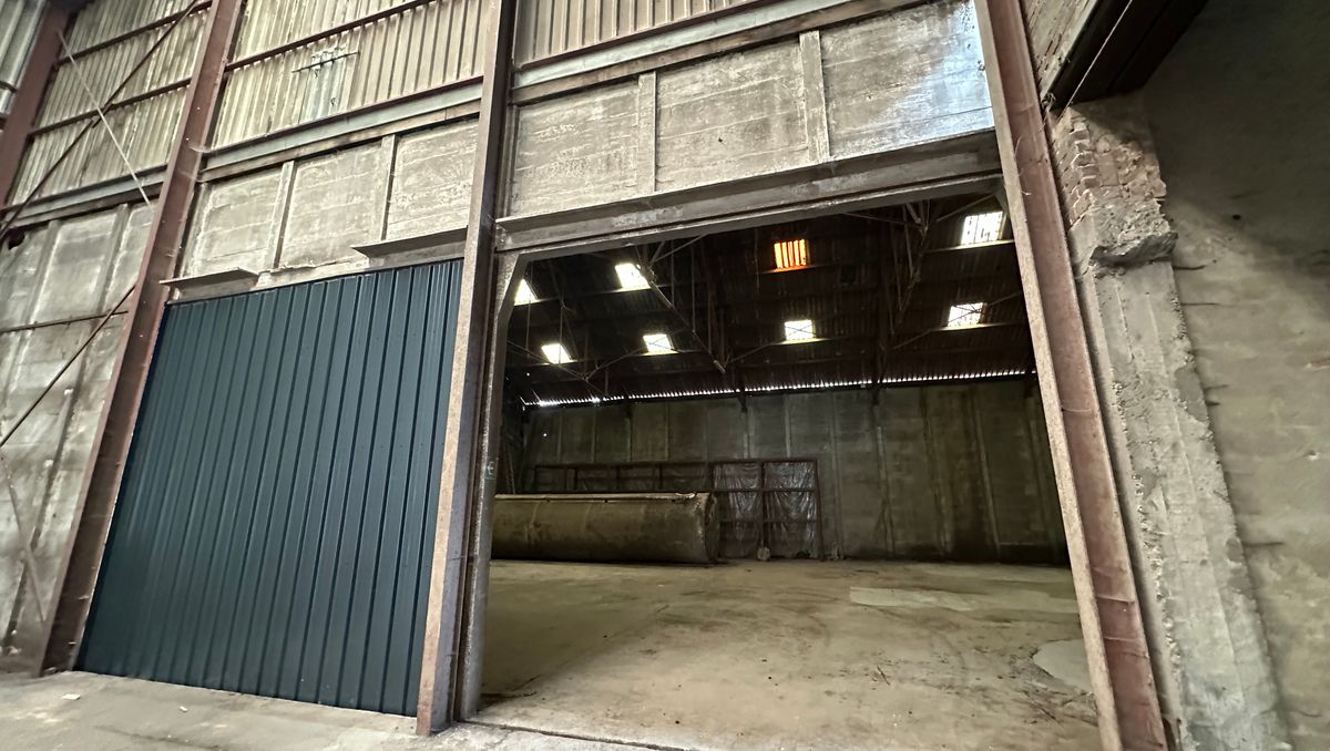 Magazijn van ca. 380 m² te huur in Sint-Baafs-Vijve