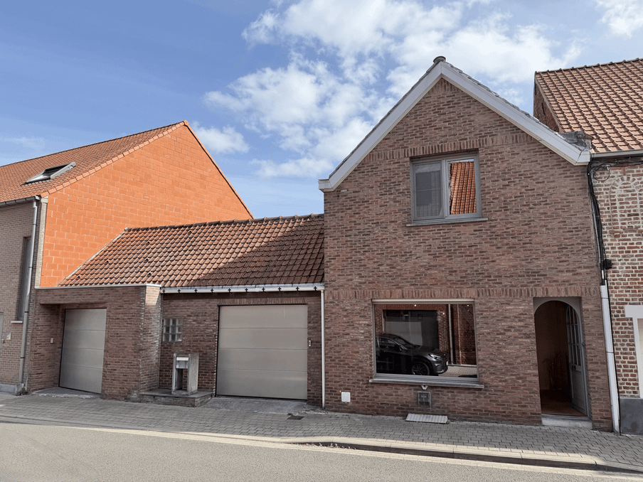 Gezinswoning met perceel van 1821m² en dubbele garage