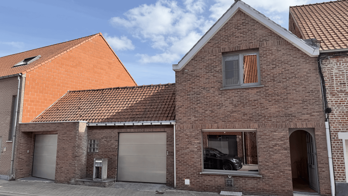 Gezinswoning met perceel van 1821m² en dubbele garage