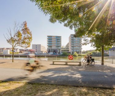 Commerciële ruimte van 125,30 m² te koop in project Kaai City te Kortrijk