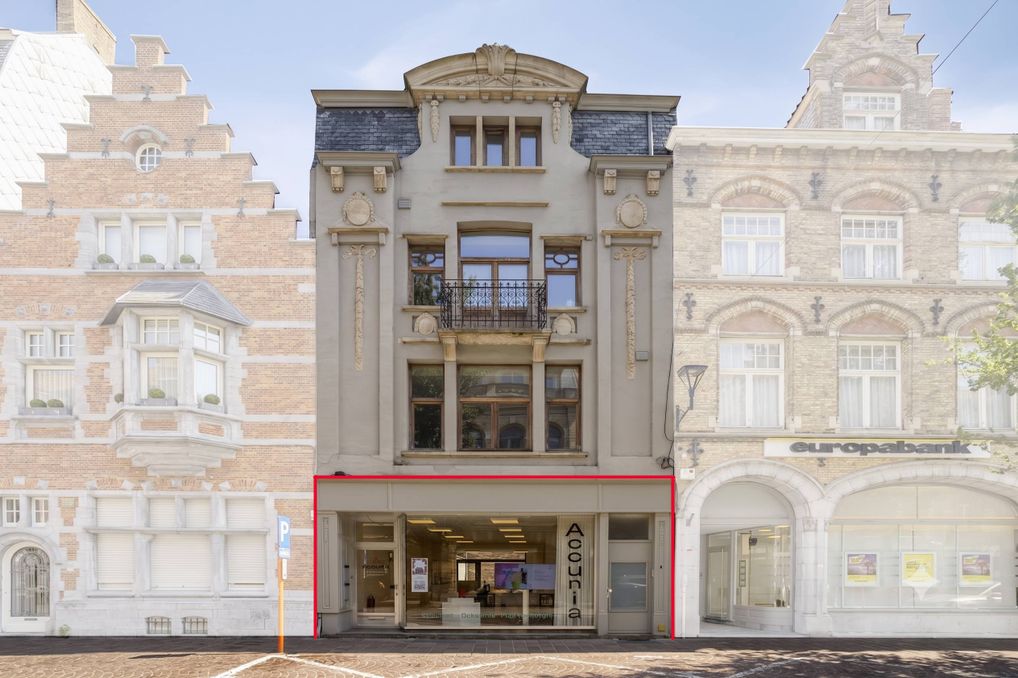 Handelspand/Kantoorruimte te koop op toplocatie in Ieper