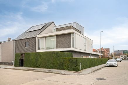 Kantoor met woning te koop Sint-Michiels