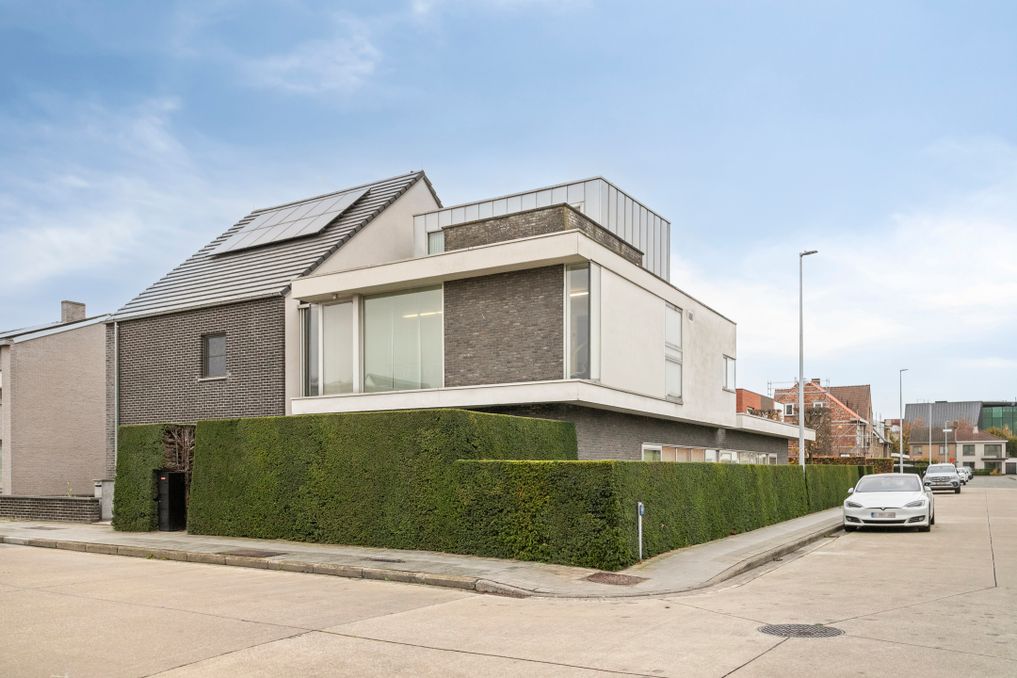 Kantoor met woonst te koop in Sint-Michiels (380 m²) 